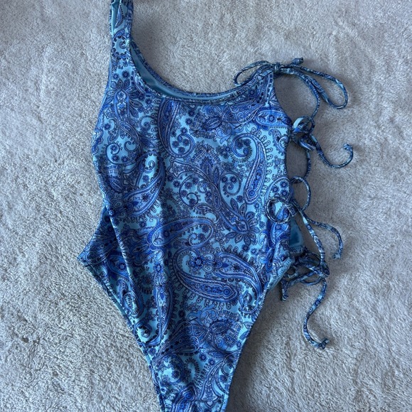 Frankies Bikinis Other - Frankies Bikinis Honey One Shoulder One Piece Swimsuit Size M Blue Paisley